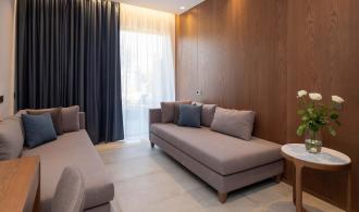 Comfort Family room separated kid's area GV